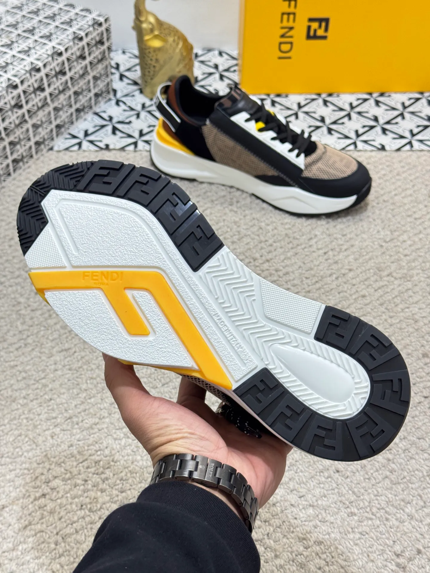 Men's men's shoes 💰520 [New style] 🦥🦥 Original quality - Fendi ◾️▫️F D🆕 Spring and summer new men's slip-on sneakers, with elastic straps, side zippers, and corrugated soles engraved with F. Embossed Fendi Flow lettering on the heel. Mixed material of high-tech fabric and black suede. FF graphic tongue. Ultra-light and wear-resistant EVA sole. Size: 38-44 (45 customized